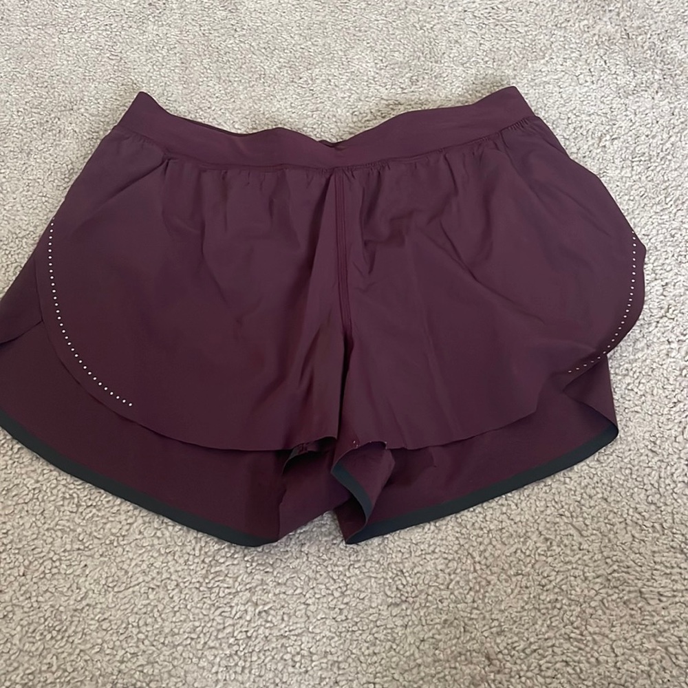 lululemon Find Your Pace High-Rise Lined
Short 3"